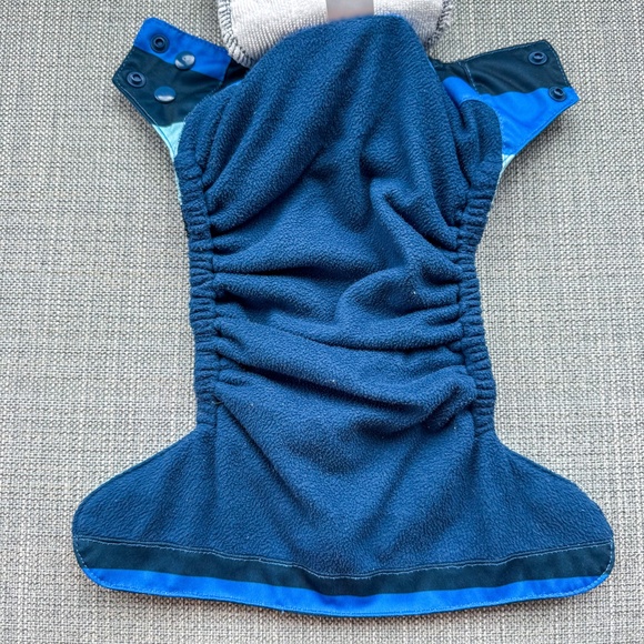 2 Nicki's Diapers - Cover and All-in-Two - Cloth Diapers - Picture 4 of 12